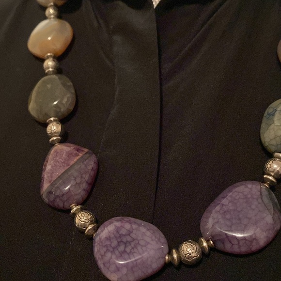 Ursula K Handcrafted Artisan Agate and Sliver Necklace - Picture 12 of 12
